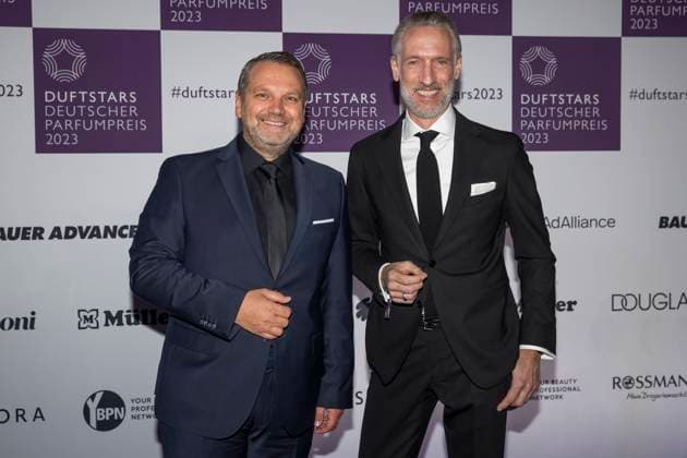 vl Udo Heuser, CEO Nobilis Group Fragrance Foundation with Andreas Fuhlisch, Managing Director VKE Kosmetikverband Fragrance Foundation DUFTSTARS 2023 German Perfume Award Presentation of the German perfume award DUFTSTARS by the Fragrance Foundation on 16 11 2023, Rheinterrassen, Duesseldorf