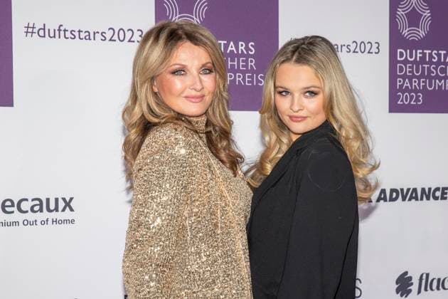 Presenter Frauke Ludowig with daughter and co-host Nele Ludowig DUFTSTARS 2023 German Perfume Award Presentation of the German Perfume Award DUFTSTARS by the Fragrance Foundation on 16 11 2023, Rheinterrassen, Duesseldorf