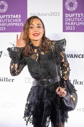 Presenter Nina Moghaddam DUFTSTARS 2023 German Perfume Award Presentation of the German Perfume Award DUFTSTARS by the Fragrance Foundation on 16 11 2023, Rheinterrassen, Duesseldorf