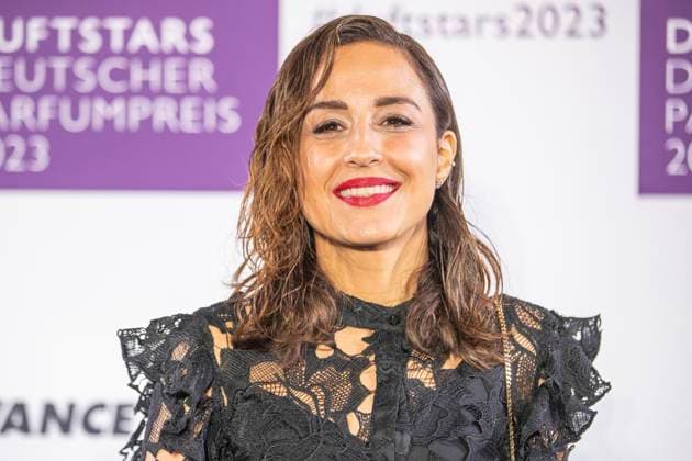 Presenter Nina Moghaddam DUFTSTARS 2023 German Perfume Award Presentation of the German Perfume Award DUFTSTARS by the Fragrance Foundation on 16 11 2023, Rheinterrassen, Duesseldorf
