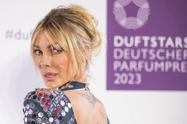 Presenter Annika Gassner DUFTSTARS 2023 German Perfume Award Presentation of the German Perfume Award DUFTSTARS by the Fragrance Foundation on 16 11 2023, Rheinterrassen, Duesseldorf