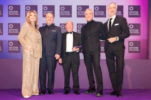 vl Presenter Frauke Ludowig, CEO Nobilis Group Fragrance Foundation Udo Heuser, award winner and drugstore boss Erwin Mueller, laudator Tom Junkersdorf, Managing Director VKE Kosmetikverband Fragrance Foundation Andreas Fuhlisch DUFTSTARS 2023 German Perfume Award Presentation of the German Perfume Award DUFTSTARS by the Fragrance Foundation on 16