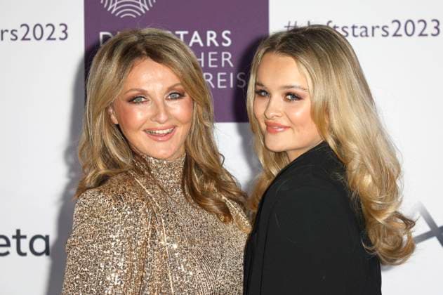Frauke Ludowig with daughter Nele Ludowig at the presentation of the German Perfume Award Duftstars 2023 at the Rheinterrasse Düsseldorf Düsseldorf, 16 11 2023 Foto:xT.xSchröerx xFuturexImagex duftstars_3103