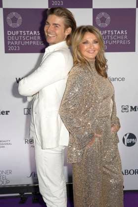 Jeremy Fragrance and Frauke Ludowig at the presentation of the German Perfume Award Duftstars 2023 at the Rheinterrasse Düsseldorf Düsseldorf, 16 11 2023 Foto:xT.xSchröerx xFuturexImagex duftstars_3107