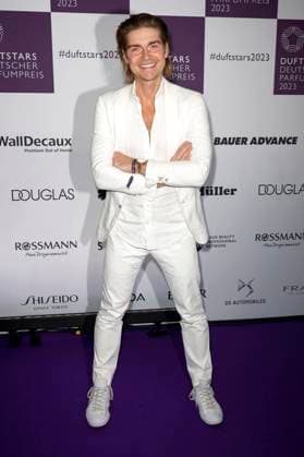 Jeremy Fragrance at the presentation of the German Perfume Award Duftstars 2023 at the Rheinterrasse Düsseldorf Düsseldorf, 16 11 2023 Foto:xT.xSchröerx xFuturexImagex duftstars_3112