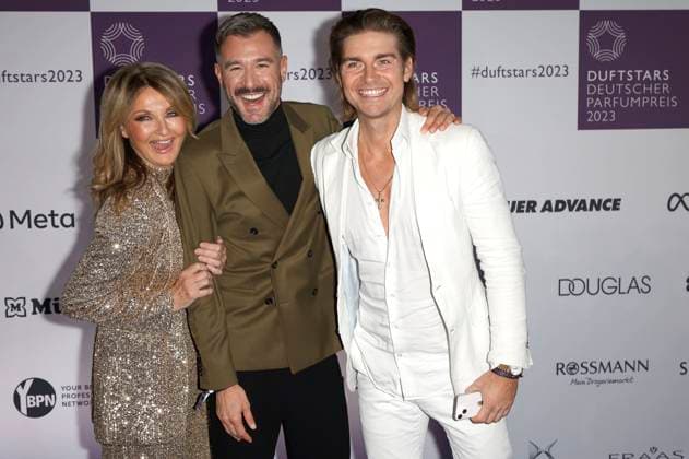 Frauke Ludowig, Jochen Schropp and Jeremy Fragrance at the presentation of the German Perfume Award Duftstars 2023 at the Rheinterrasse Düsseldorf Düsseldorf, 16 11 2023 Foto:xT.xSchröerx xFuturexImagex duftstars_3126