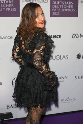 Nina Moghaddam at the presentation of the German Perfume Award Duftstars 2023 at the Rheinterrasse Düsseldorf Düsseldorf, 16 11 2023 Foto:xT.xSchröerx xFuturexImagex duftstars_3149
