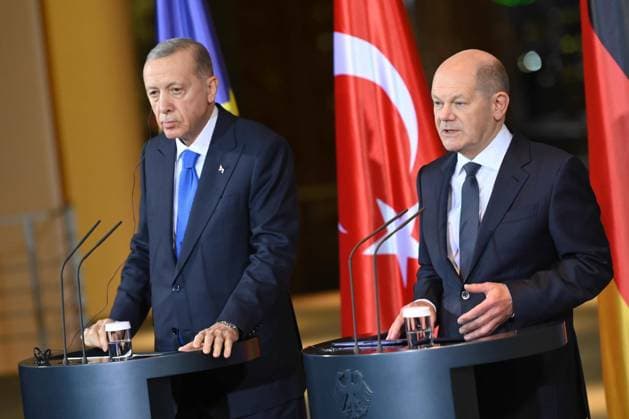 News Themen der Woche KW46 Berlin, Pressestatement Scholz und Erdogan Bundeskanzler Olaf Scholz (SPD) und der türkische Präsident Recep Tayyip Erdo??an geben am 17.11.2023 ein Pressestatement im Bundeskanzleramt in Berlin. Berlin Bundeskanzleramt Berlin Deutschland *** Berlin, Press statement Scholz and Erdogan Federal Chancellor Olaf Scholz SPD and Turkish President Recep Tayyip Erdo an give a press statement at the Federal Chancellery in Berlin Berlin Federal Chancellery Berlin Germany on 17 11 2023