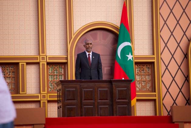 News Themen der Woche KW46 News Bilder des Tages (231118) -- MALE, Nov. 18, 2023 -- Mohamed Muizzu attends the oath-taking ceremony at the Republic Square in Male, Maldives, Nov. 17, 2023. Mohamed Muizzu was sworn in as the 8th president of the Maldives at a ceremony in the capital of Male on Friday, according to the President s Office. The president took his oath of office at the Special Assembly of the held at the Republic Square. ( Handout via Xinhua) MALDIVES-MALE-PRESIDENT-SWEAR-IN-MUIZZU People sxMajlis 