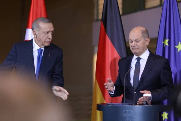 Berlin, Deutschland, 17.11.2023: Der türkische Präsident Recep Tayyip Erdogan (links) mit Bundeskanzler Olaf Scholz (rechts) im Bundeskanzleramt *** Berlin, Germany, 17 11 2023 Turkish President Recep Tayyip Erdogan on the left with Federal Chancellor Olaf Scholz on the right in the Federal Chancellery Copyright: xdtsxNachrichtenagenturx dts_26029