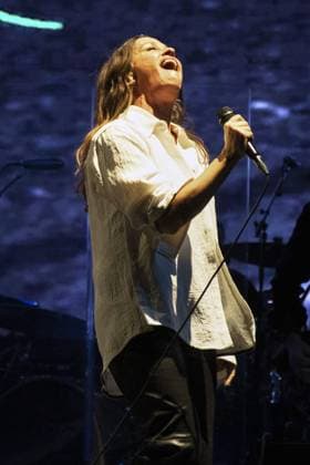 Alanis Morissette performs on stage during the day one of the Corona Capital 2023 Music Festival at Autodromo Hermanos Rodriguez. Featuring: Alanis Morissette Where: Mexico City, Mexico When: 17 Nov 2023 Credit: EyePix INSTARimages EDITORIAL USE ONLY. NOT FOR USE BY NEWSPAPERS BASED IN THE UK. Copyright: xEssenexHernandez xEyepixxGroupx 53222774
