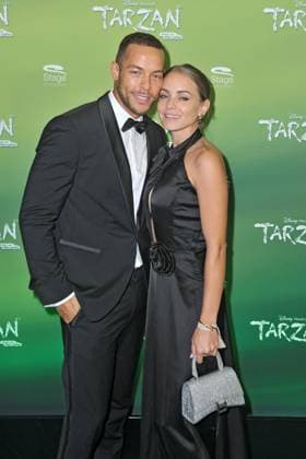 Premiere: TARZAN . Andrej Mangold mit seiner Freundin Annika Jung anläßlich der Premiere des Disneys Musical TARZAN am 16.11.2023 im Stage Apollo Theater Stuttgart. 20231116MWI108471 *** Premiere TARZAN Andrej Mangold with his girlfriend Annika Jung on the occasion of the premiere of the Disney musical TARZAN on 16 11 2023 at the Stage Apollo Theater Stuttgart 20231116MWI108471