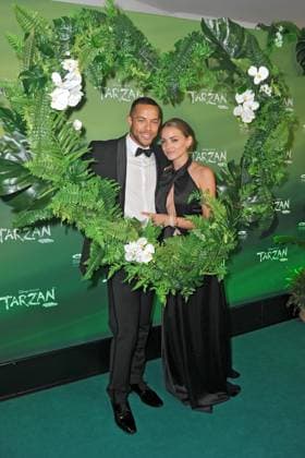 Premiere: TARZAN . Andrej Mangold mit seiner Freundin Annika Jung anläßlich der Premiere des Disneys Musical TARZAN am 16.11.2023 im Stage Apollo Theater Stuttgart. 20231116MWI108514 *** Premiere TARZAN Andrej Mangold with his girlfriend Annika Jung on the occasion of the premiere of the Disney musical TARZAN on 16 11 2023 at the Stage Apollo Theater Stuttgart 20231116MWI108514