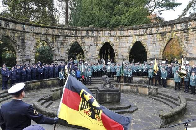 News Themen der Woche KW46 News Bilder des Tages RECORD DATE NOT STATED Gedenkveranstaltung zum Volkstrauertag *** NUR FÜR REDAKTIONELLE ZWECKE *** EDITORIAL USE ONLY ***<p>Eine Gedenkveranstaltung findet am Sonntag, 19.11.2023 am Ehrenmal in Gladbeck zum Volkstrauertag statt. Deutschland NRW Gladbeck Copyright: MichaelxKorte *** Commemoration of the Volkstrauertag FOR EDITORIAL PURPOSES ONLY EDITORIAL USE ONLY p A commemoration ceremony will take place on Sunday, 19 11 2023 at the memorial in Gladbeck on Volkstrauertag Germany NRW Gladbeck Copyright MichaelxKorte Copyright: MichaelxKorte doc7swavczpvn51nf8w3av3 ,EDITORIAL USE ONLY