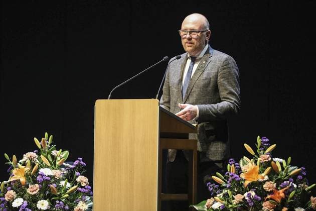 <p>Oberbürgermeister Sören Link hält eine Rede bei der Duisburger Musikpreisverleihung an Alfred Wendel am Sonntag, 19. November 2023, im Theater in Duisburg Verleihung des Duisburger Musikpreises an Alfred Wendel, Ex-Intendant der Philharmoniker. Deutschland NRW Duisburg Copyright: MichaelxDahlke