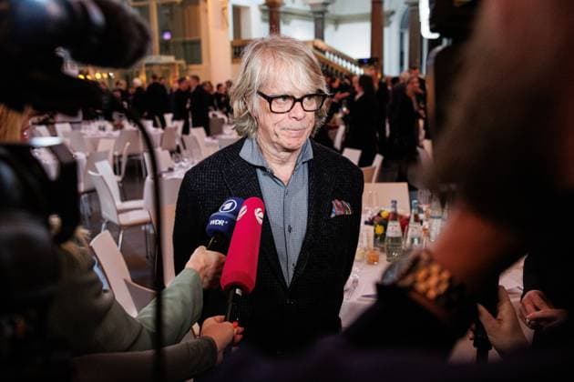 20.11.2023. Düsseldorf. Mit dem Kunstpreis des Landes Nordrhein-Westfalen wird in diesem Jahr ein Multitalent des kreativen Schaffens ausgezeichnet: Helge Schneider – Musiker, Kabarettist, Regisseur, Autor und Maler aus Mülheim an der Ruhr – überzeugte die Jury vor allem mit seiner herausragenden musikalischen Begabung und seinem Improvisationstalent. Düsseldorf K21, Ständehausstraße 1 Nordrhein-Westfalen Deutschland *** 20 11 2023 Düsseldorf This years Art Prize of the State of North Rhine-Westphalia is awarded to a multi-talented creative artist Helge Schneider - musician, cabaret artist, director, author and painter from Mülheim an der Ruhr - convinced the jury above all with his outstanding musical talent and his talent for improvisatio