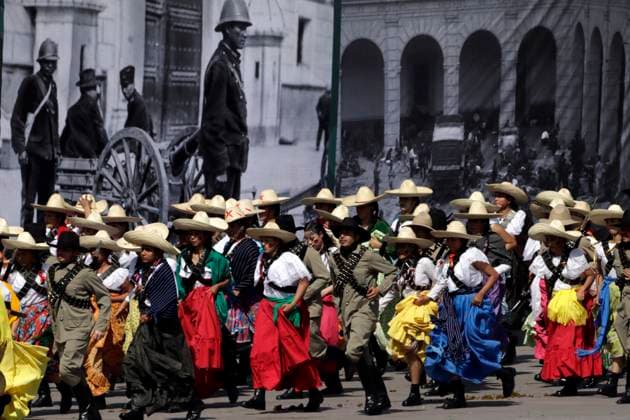 November 20, 2023, Mexico City, Mexico: Military personnel participate in costumes in the representations of scenes from the Mexican Revolution in the Zocalo square in Mexico City. on November 20, 2023 in Mexico City, Mexico Mexico City Mexico - ZUMAe321 20231120_zia_e321_019 Copyright: xLuisxBarronx
