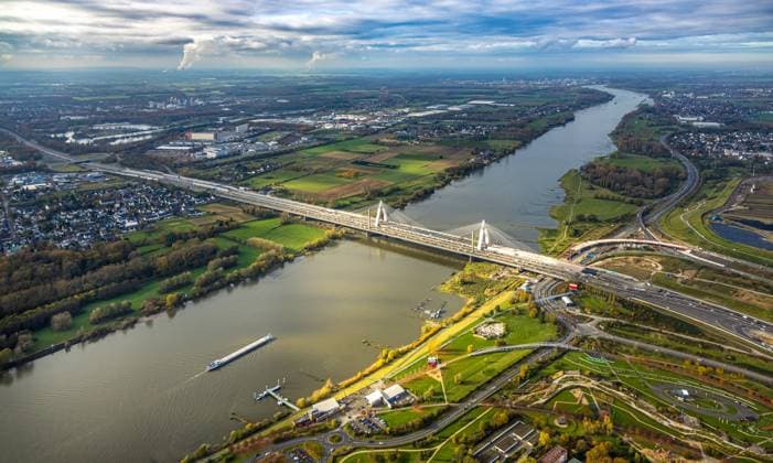 Luftbild, Übersicht Ortsteil Merkenich mit Fernsicht, Baustelle Rheinbrücke Leverkusen der Autobahn A1 über den Fluss Rhein, Rheinaue Langel-Merzenich, Merkenich, Köln, Rheinland, Nordrhein-Westfalen, Deutschland !ACHTUNGxMINDESTHONORARx60xEURO! *** Aerial view, overview district Merkenich with distant view, construction site Rhine bridge Leverkusen of the highway A1 over the river Rhine, Rheinaue Langel Merzenich, Merkenich, Cologne, Rhineland, North Rhine-Westphalia, Germany ACHTUNGxMINDESTHONORARx60xEURO