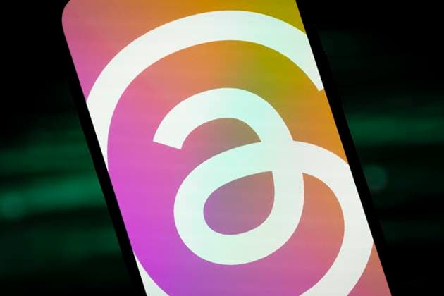 Technology Brand Illustration Images The Threads app logo is seen in this illustrtion photo taken in Warsaw, Poland on 21 November, 2023. Warsaw Poland  Copyright: xJaapxArriensx originalFilename: arriens-technolo231121_npVXJ.jpg