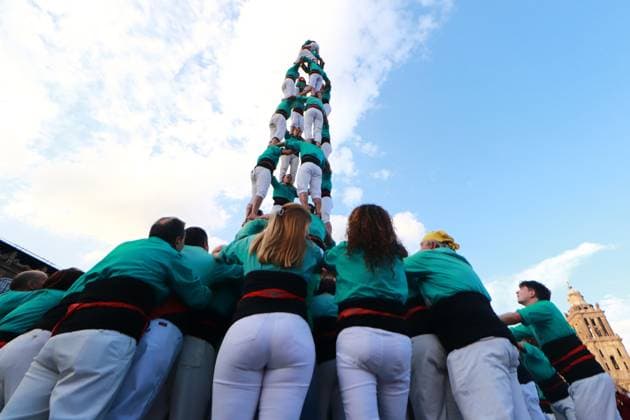 The Castellers of Vila franca Make An Eight Floors Human Tower November 21, 2023 in Mexico City, Mexico: The Castellers of Vila franca make an eight-story human tower as part of the celebration of 75 years of the founding of the Colle in the zocalo of Mexico City. On November 21, 2023. In Mexico City. (Photo by Carlos Santiago Eyepix Group) Copyright: xCarlosxSantiagox xEyepixxGroupx CS202311218362