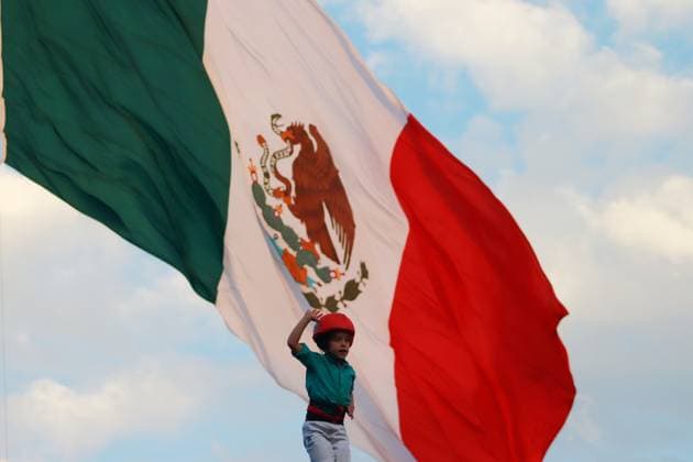 November 21, 2023 in Mexico City, Mexico: The Castellers of Vila franca make an eight-story human tower as part of the celebration of 75 years of the founding of the Colle in the zoÂ³calo of Mexico City. On November 21, 2023. In Mexico City. Mexico City Mexico - ZUMAe321 20231121_zia_e321_040 Copyright: xCarlosxSantiagox
