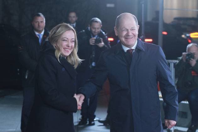 Bilder des Jahres 2023, News 11 November News Themen der Woche KW47 Berlin, Deutschland, 22.11.2023: Die italienische Ministerpräsidentin Giorgia Meloni (links) wird von Bundeskanzler Olaf Scholz (SPD, rechts) im Bundeskanzleramt empfangen. Auf dem Programm stehen Regierungskonsultationen zwischen Deutschland und Italien *** Berlin, Germany, 22 11 2023 Italian Prime Minister Giorgia Meloni, left, is received by Federal Chancellor Olaf Scholz SPD, right, at the Federal Chancellery The program includes government consultations between Germany and Italy Copyright: xdtsxNachrichtenagenturx dts_26176