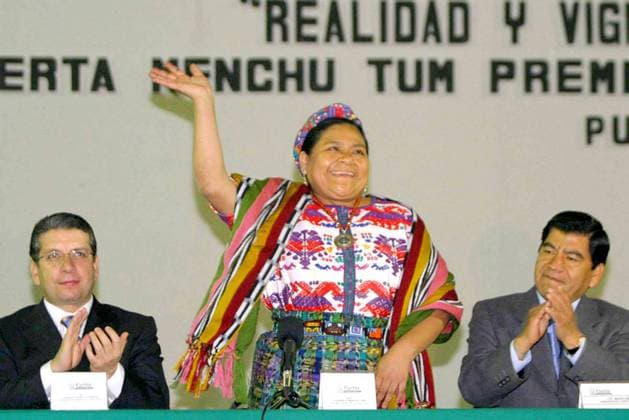 ? G0802611.JPG? PUEBLA, PUE.- POLITICOS-POLITICIANS-NOBEL.- La Premio Nobel de la Paz 1992, Rigoberta Menchu, acompanada del alcalde Enrique Doger y del gobernador Mario Marín, durante la conferencia magistral Los Derechos Humanos . FOTO EL UNIVERSAL. EDITORIAL USE ONLY  Copyright: xx x universalpix064207