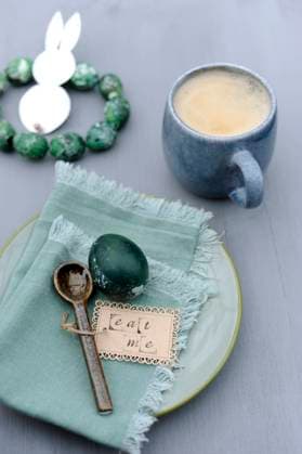Easter eggs, napkin, teaspoon with label and mug of coffee, Hamburg Hamburg Deutschland Altes Land GISF00979