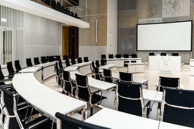 Plenarsaal Landtag Schwerin,Schloss Schwerin, Saal mit runder Sitzanordnung, Sitzungssaal, November 2023 Plenarsaal *** Plenary hall Schwerin State Parliament, Schwerin Palace, Hall with circular seating arrangement, Conference room, November 2023 Plenary hall 20231114DSC_2596
