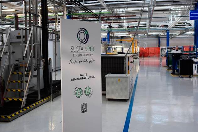 Foto IPP Massimo Rana Torino 23-11-2023 Inaugurazione del primo hub di economia circolare di Stellantis dove auto e pezzi di ricambio verranno rigenerati per essere riutilizzati e rivenduti sul mercati nella foto la zona per la rigenerazione dei pezzi Italy Photo Press - World Copyright *** Photo IPP Massimo Rana Turin 23 11 2023 Inauguration of Stellantis first circular economy hub where cars and spare parts will be remanufactured to be reused and resold on the markets in the photo the area for remanufacturing parts Italy Photo Press World Copyright 