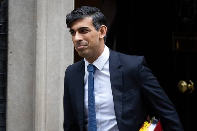 November 22, 2023, London, United Kingdom: Prime Minister Rishi Sunak leaves 10 Downing Street for Parliament to take Prime Minister™s Questions in London, ahead of the Autumn Statement. London United Kingdom - ZUMAs197 20231122_aaa_s197_303 Copyright: xTejasxSandhux