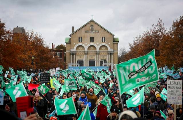 November 23, 2023, Montreal, Quebec, Canada: Four unions known by their initials -- CSQ, CSN, APTS and FTQ -- have formed what they call a common front and are striking together. They represent some 420,000 members in the health, education and social services sectors. In addition to the common front, the FAE, representing about 66,000 elementary and secondary school teachers, launched an unlimited general strike on Thursday. Montreal Canada - ZUMAs278 20231123_zip_s278_007 Copyright: xSerkanxSenturkx