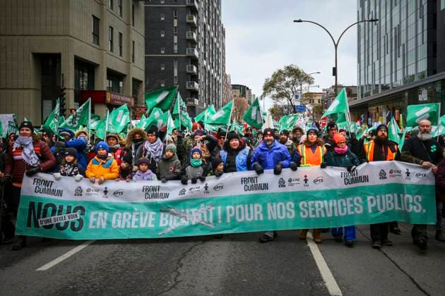 November 23, 2023, Montreal, Quebec, Canada: Four unions known by their initials -- CSQ, CSN, APTS and FTQ -- have formed what they call a common front and are striking together. They represent some 420,000 members in the health, education and social services sectors. In addition to the common front, the FAE, representing about 66,000 elementary and secondary school teachers, launched an unlimited general strike on Thursday. Montreal Canada - ZUMAs278 20231123_zip_s278_015 Copyright: xSerkanxSenturkx