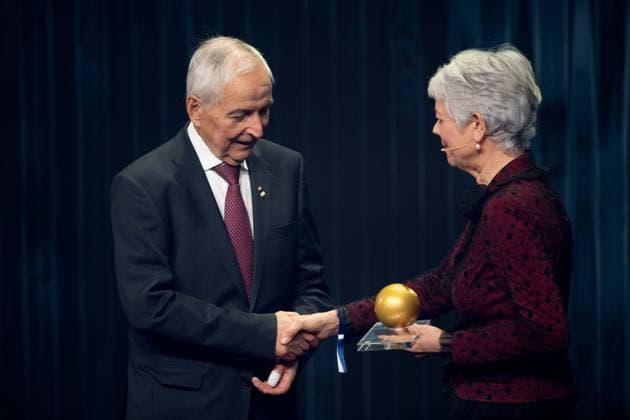 Prof. Klaus TOEPFER receives the German Sustainability Award for his lifes work, presented by Cornelia QUENNETT THIELEN, German Sustainability Award ceremony in Duesseldorf on 23 11 2023
