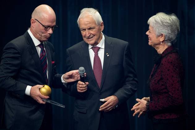 Prof. Klaus TOEPFER receives the German Sustainability Award for his lifes work, presented by Cornelia QUENNETT THIELEN, left laudator Prof. Guenther BACHMANN, German Sustainability Award ceremony in Duesseldorf on 23 11 2023