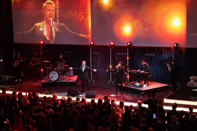 Ronan KEATING, singer, musician, receives the German Sustainability Award, singing, song, concert, German Sustainability Award ceremony in Duesseldorf on 23 11 2023