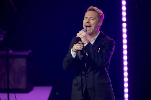 Ronan KEATING, singer, musician, receives the German Sustainability Award, singing, song, concert, German Sustainability Award ceremony in Duesseldorf on 23 11 2023
