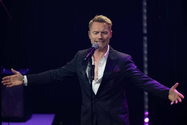 Ronan KEATING, singer, musician, receives the German Sustainability Award, singing, song, concert, German Sustainability Award ceremony in Duesseldorf on 23 11 2023