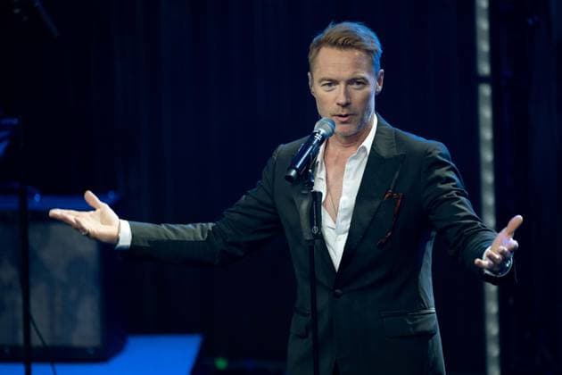 Ronan KEATING, singer, musician, receives the German Sustainability Award, singing, song, concert, German Sustainability Award ceremony in Duesseldorf on 23 11 2023