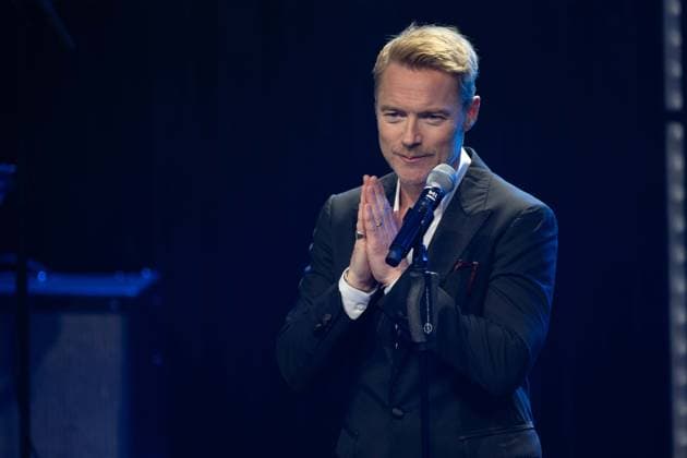 Ronan KEATING, singer, musician, receives the German Sustainability Award, singing, song, concert, German Sustainability Award ceremony in Duesseldorf on 23 11 2023