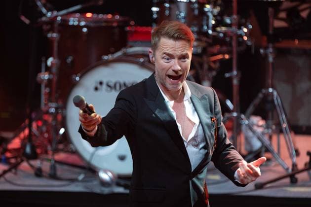 Ronan KEATING, singer, musician, receives the German Sustainability Award, singing, song, concert, German Sustainability Award ceremony in Duesseldorf on 23 11 2023