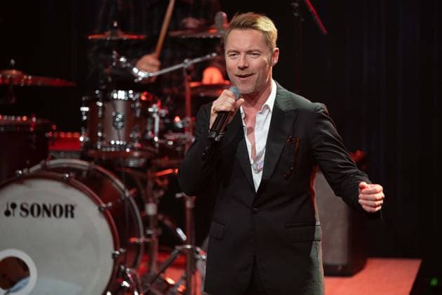 Ronan KEATING, singer, musician, receives the German Sustainability Award, singing, song, concert, German Sustainability Award ceremony in Duesseldorf on 23 11 2023