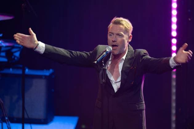 Ronan KEATING, singer, musician, receives the German Sustainability Award, singing, song, concert, German Sustainability Award ceremony in Duesseldorf on 23 11 2023