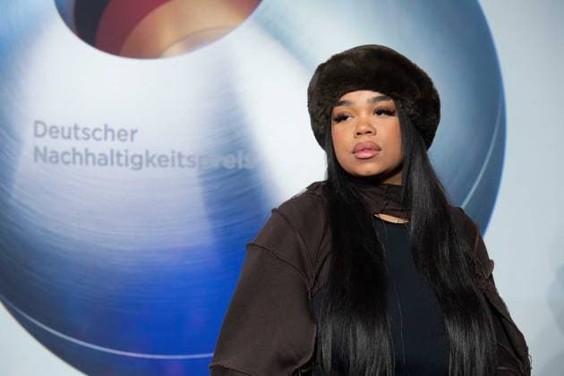 Zoe WEES, singer, musician, red carpet, red carpet show, arrival, award ceremony German Sustainability Award in Duesseldorf on 24 11 2023