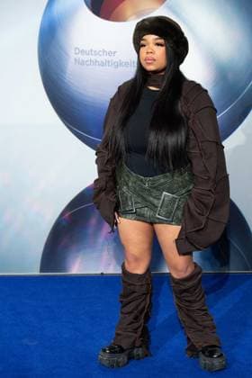 Zoe WEES, singer, musician, red carpet, red carpet show, arrival, award ceremony German Sustainability Award in Duesseldorf on 24 11 2023