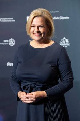 Nancy FAESER, Federal Minister of the Interior, Red Carpet, Red Carpet Show, Arrival, German Sustainability Award Ceremony in Duesseldorf on 24 11 2023