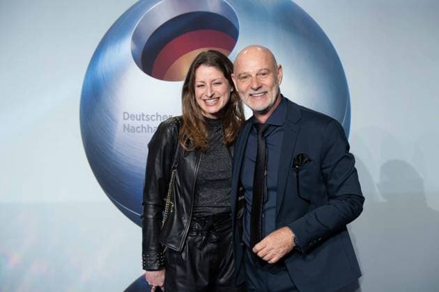 Simon LICHT, actor, companion Tina ROTTENSTEINER, actress, red carpet, red carpet show, arrival, arrival, German Sustainability Award ceremony in Duesseldorf on 24 11 2023