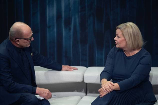 f l Stefan SCHULZE HAUSMANN, Chairman of the Board of the German Sustainability Award Foundation Nancy FAESER, Federal Minister of the Interior, German Sustainability Award ceremony in Duesseldorf on 24 11 2023