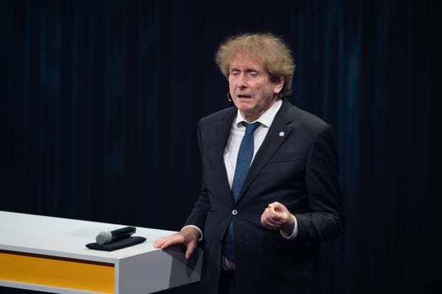 Prof. Michael Braungart holds the laudatory speech for Sebastian Vettel, German Sustainability Award ceremony in Duesseldorf on 24 11 2023