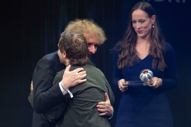 Prof. Michael BRAUNGART presents the German Sustainability Award to Sebastian VETTEL, German Sustainability Award ceremony in Duesseldorf on 24 11 2023